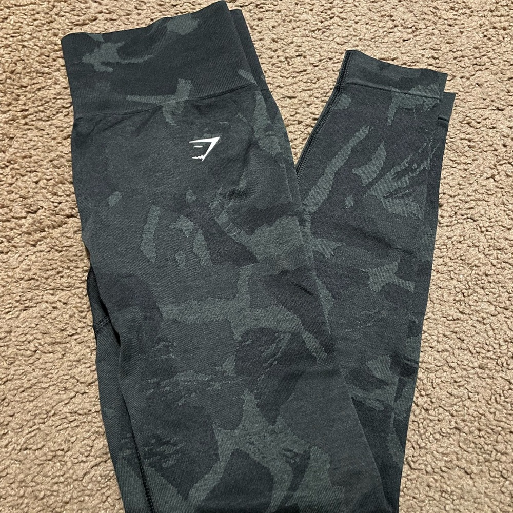 Gym Shark Adapt Camo Seamless leggings- Savanna| Black